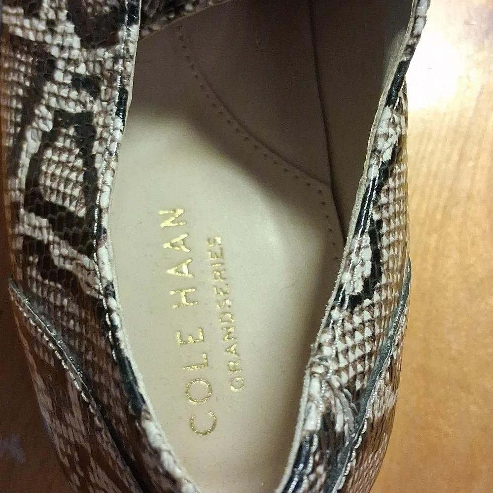 Cole Haan Women's Black and Cream Snake Print Oxfords Size 8